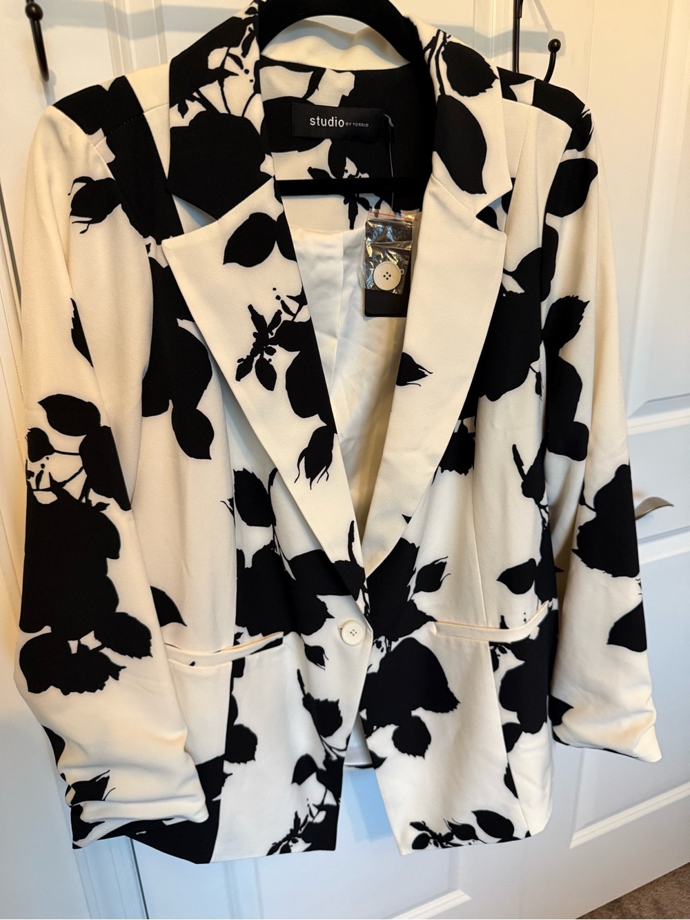 torrid Black and White Floral Blazer